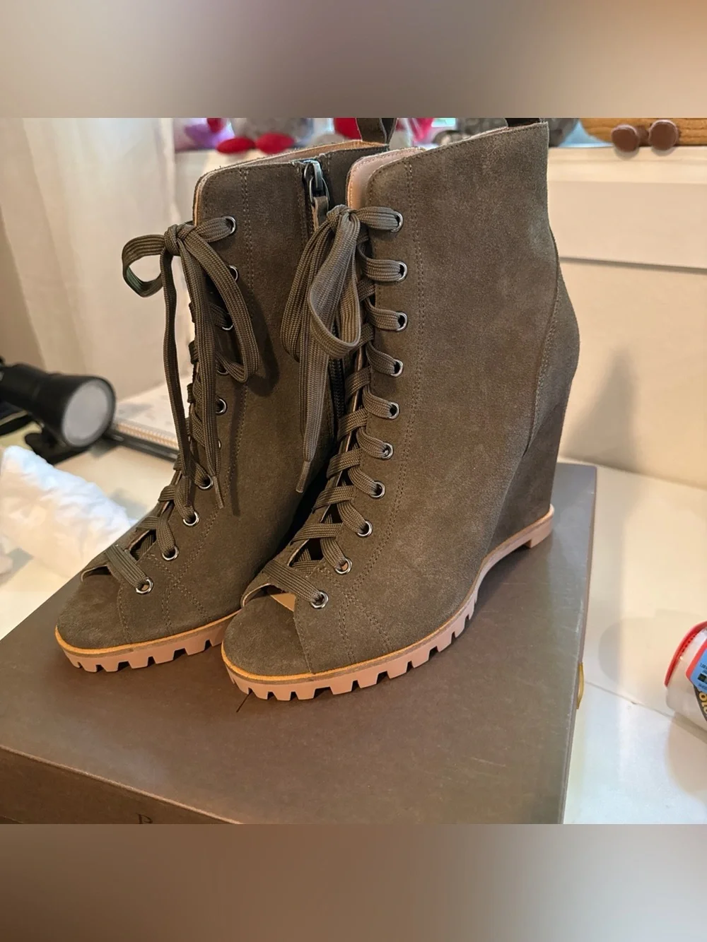 Linea Paolo Sasha-L dark olive Suede Lace-Up Peep-Toe Wedge Booties size 8 NIB